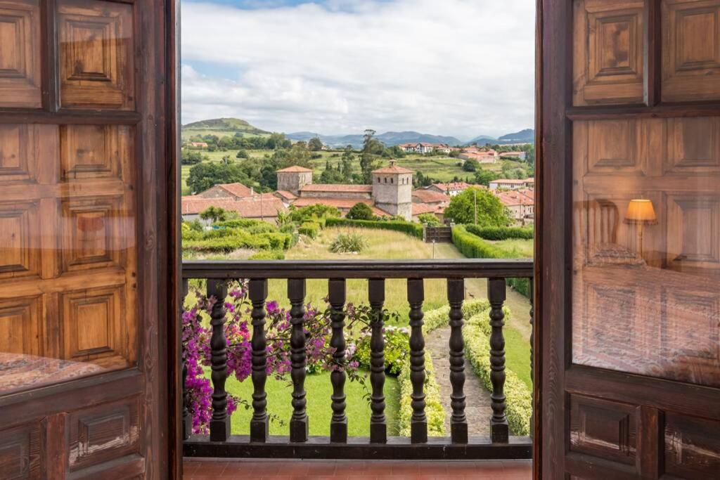 Villa ¡Nuevo! Espectacular casona a 50 metros de la Colegiata Santillana del Mar Exterior foto